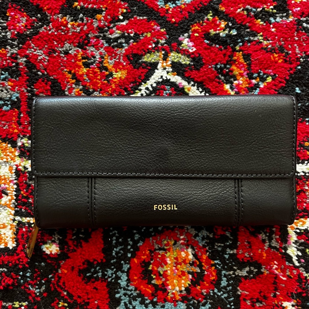 Fossil Black Leather Tri-fold Wallet